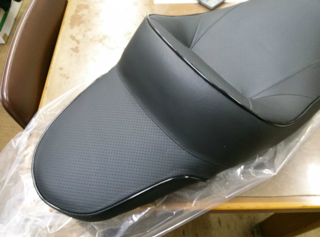 新型PCXのバイクザシートに背もたれ追加加工_e0114857_21331366.jpg
