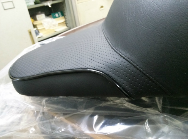 新型PCXのバイクザシートに背もたれ追加加工_e0114857_21335648.jpg