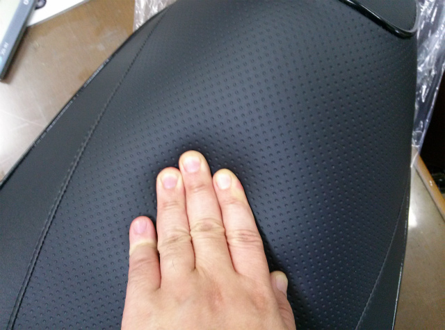 新型PCXのバイクザシートに背もたれ追加加工_e0114857_21351758.jpg