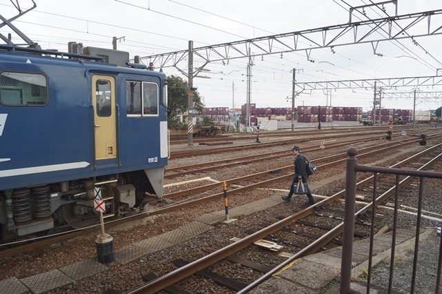 伯耆大山駅の貨物列車、伯備線の貨物列車の写真、頑張れ安倍総理地方創生とTPP_d0181492_17555234.jpg