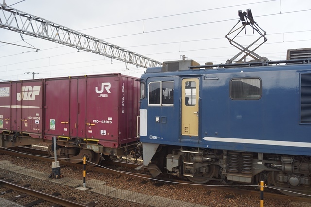 伯耆大山駅の貨物列車、伯備線の貨物列車の写真、頑張れ安倍総理地方創生とTPP_d0181492_17562876.jpg