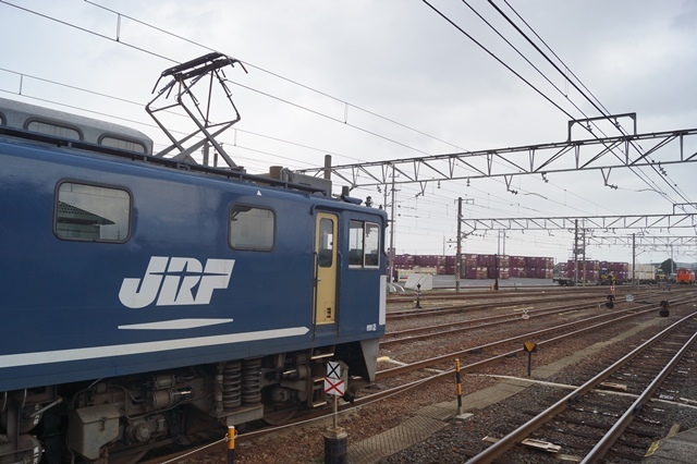 伯耆大山駅の貨物列車、伯備線の貨物列車の写真、頑張れ安倍総理地方創生とTPP_d0181492_17565623.jpg