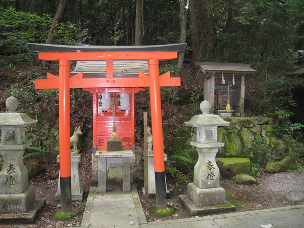 鍬渓神社（くわたにじんじゃ、小野市）_d0287413_0102249.jpg