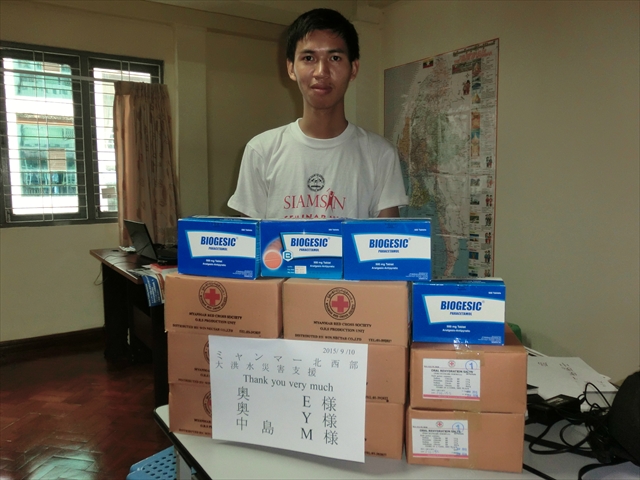 ミャンマー北西部大洪水被災地で医薬品を配布_a0120187_19521233.jpg