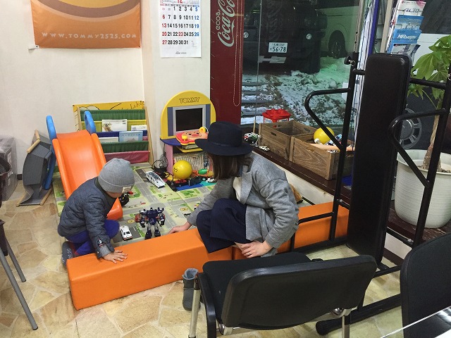 12月6日 日曜日!本日も店長のニコニコブログ!ランクル ハマーの専門店!_b0127002_1946380.jpg