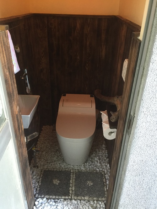美容院のトイレ改装 アジアン雑貨 家具のお店カランカラン スタッフのぼやき