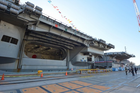 空母「ロナルド・レーガン」一般公開その5_e0158925_235536.jpg
