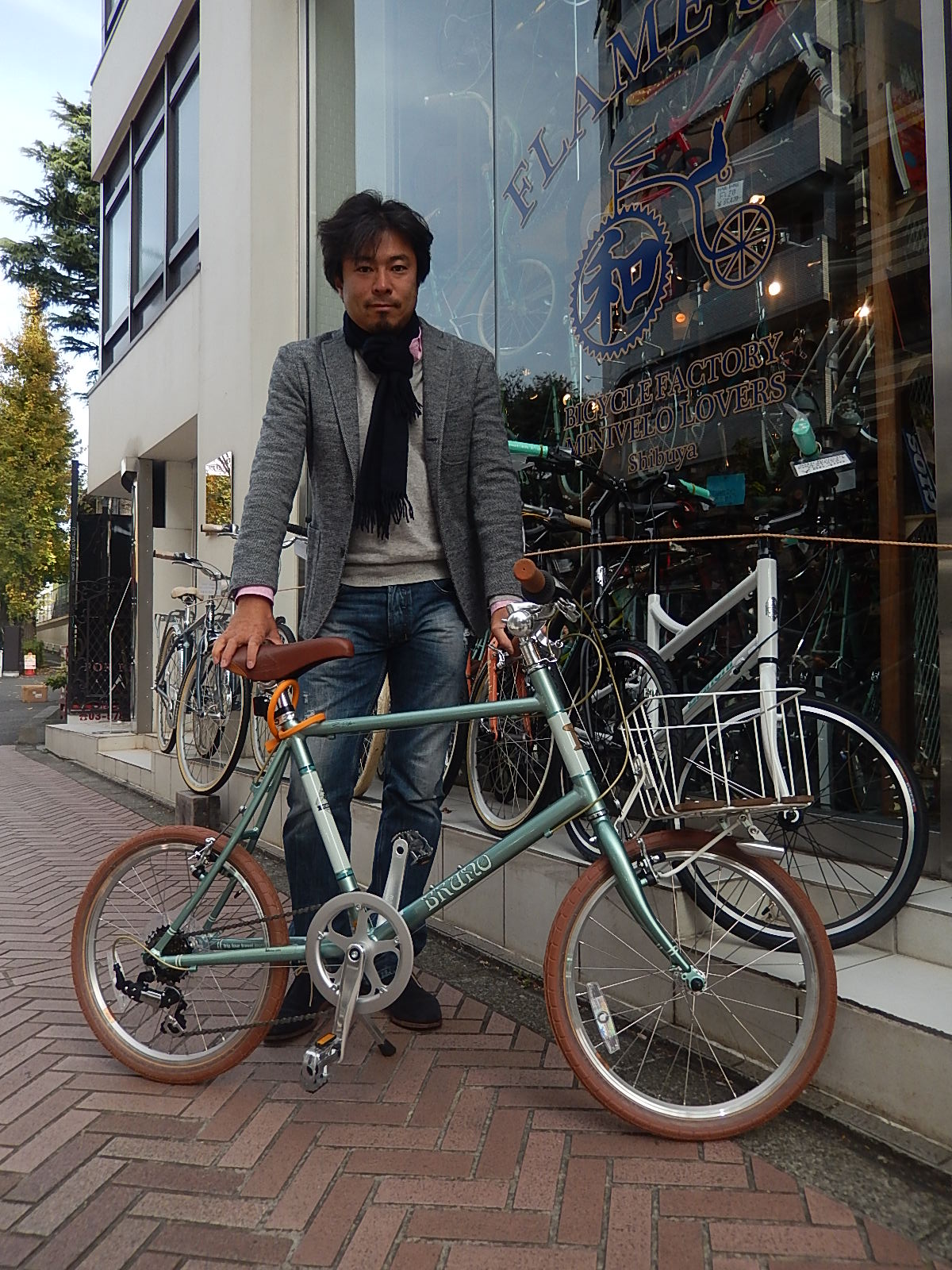 12月6日　渋谷　原宿　の自転車屋　FLAME bike前です_e0188759_15575788.jpg