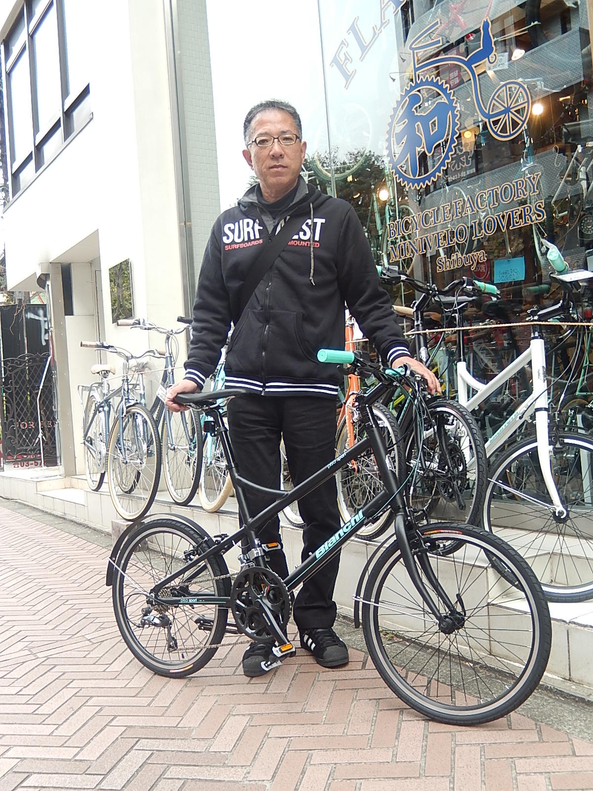 12月6日　渋谷　原宿　の自転車屋　FLAME bike前です_e0188759_1610290.jpg
