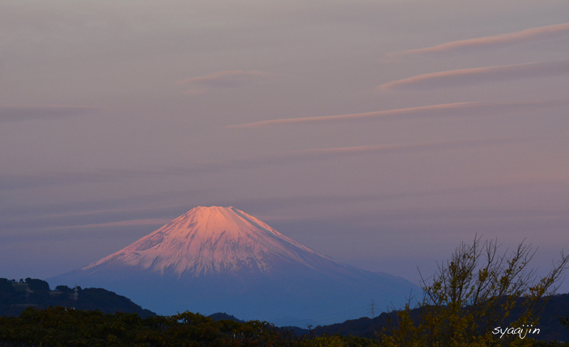 ねじれた雲が‥‥『90km先の富士山』(15)_d0251161_10571548.jpg