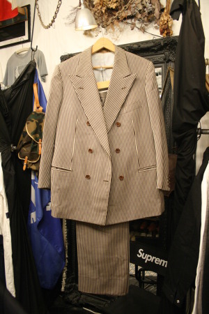 2015 OCT ヨーロッパ後記２９（入荷　3ピース、2ピース　スーツ　APC、VINTAGE）_f0180307_03185771.jpg