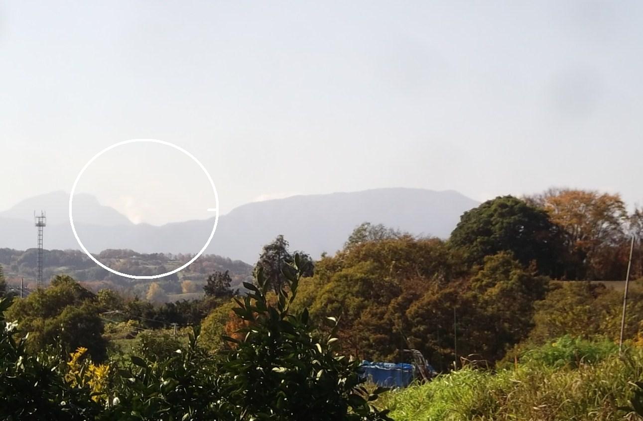 箱根.大涌谷に噴煙..._b0137932_22212881.jpg