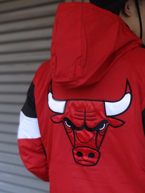 STARTER CHICAGO BULLS HALF-ZIP HOODED JACKET！！！_a0221253_2037982.jpg