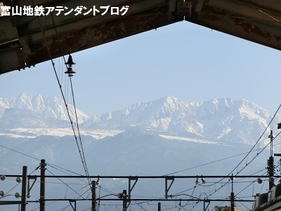立山連峰が見える鉄道_a0243562_16271515.jpg