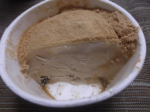 ハーゲンダッツ 華もち きなこ黒みつ_f0076001_231947.jpg