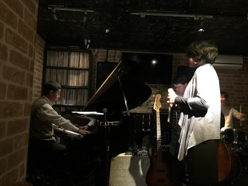 琴似でライブ_f0209434_18432637.jpg