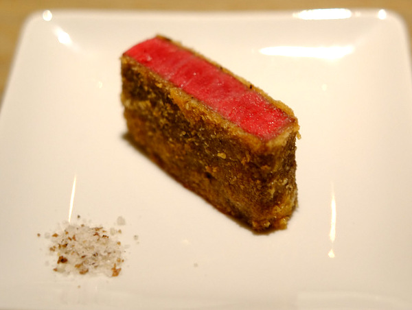 「西麻布 うしごろ西麻布本店の1日1組限定 肉割烹コース」_a0000029_10213079.jpg
