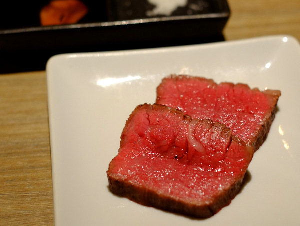 「西麻布 うしごろ西麻布本店の1日1組限定 肉割烹コース」_a0000029_10454613.jpg