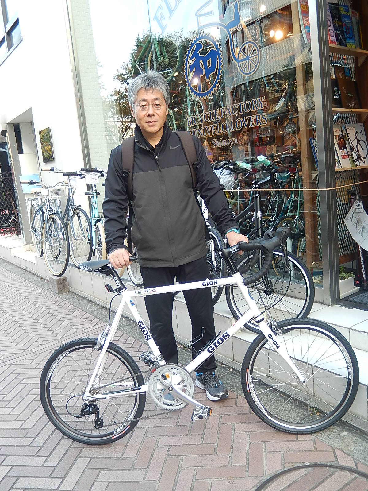 12月9日　渋谷　原宿　の自転車屋　FLAME bike前です_e0188759_1812187.jpg