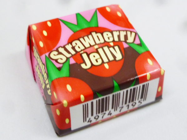 チロルチョコ いちごゼリー（Strawberry Jelly）_c0152767_18281088.jpg