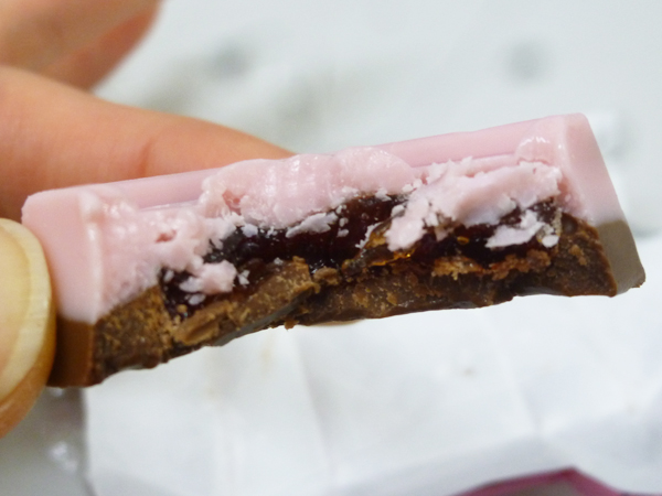 チロルチョコ いちごゼリー(Strawberry Jelly)_c0152767_18314336.jpg