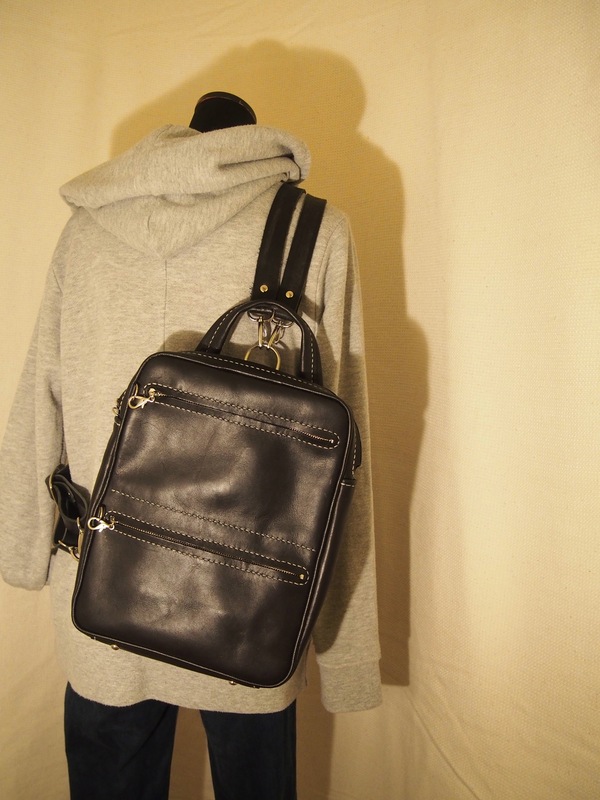 手縫いフルハンドメイド 薄型リュック黒 布と木と革fhmo Designs エフエッチエムオーデザインズ Favorite Hand Made Original Designs 手縫いフルハンドメイド 薄型リュック黒 布と木と革fhmo Designs エフエッチエムオーデザインズ Favorite Hand Made Original Designs