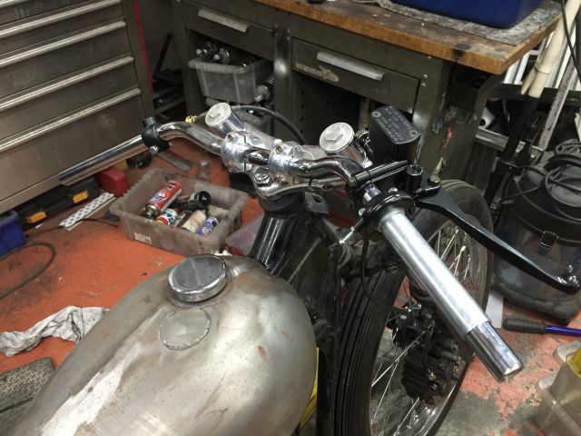 W650 カスタム トヤマ様号進んでますよ!_a0164918_17470815.jpg