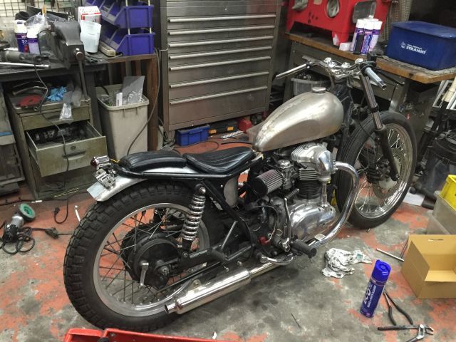 W650 カスタム トヤマ様号進んでますよ!_a0164918_17472124.jpg