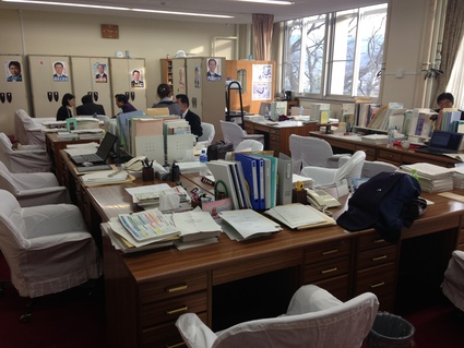 『 新議席番号は22 』_f0259324_1572329.jpg