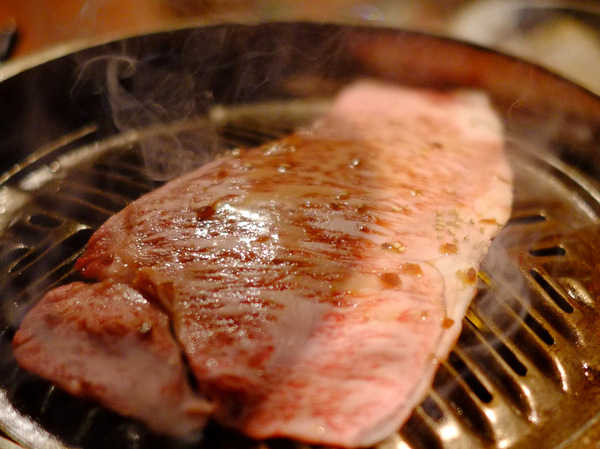 「浜松町・大門　ホルモン在市のごちゃまぜ焼きとジントニ！」_a0000029_1919765.jpg