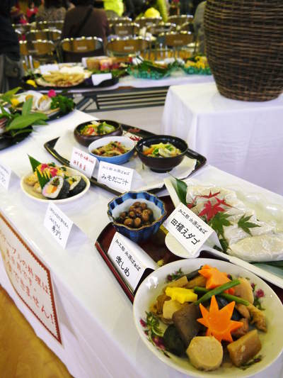 過疎化の村で温かい取り組み!『陽だまり弁当』が届きました!!_a0254656_18273358.jpg