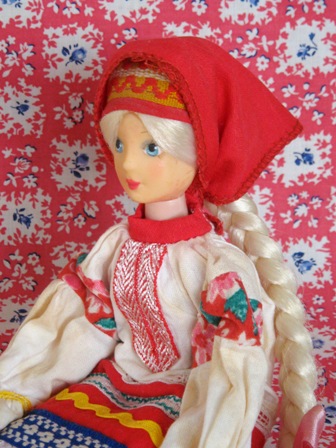 スラブ民族衣装 ロシア ウクライナ 工芸品 ドール 人形