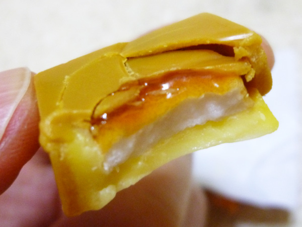 チロルチョコ 焼プリンモンブランと北海道かぼちゃのプリン_c0152767_21342355.jpg