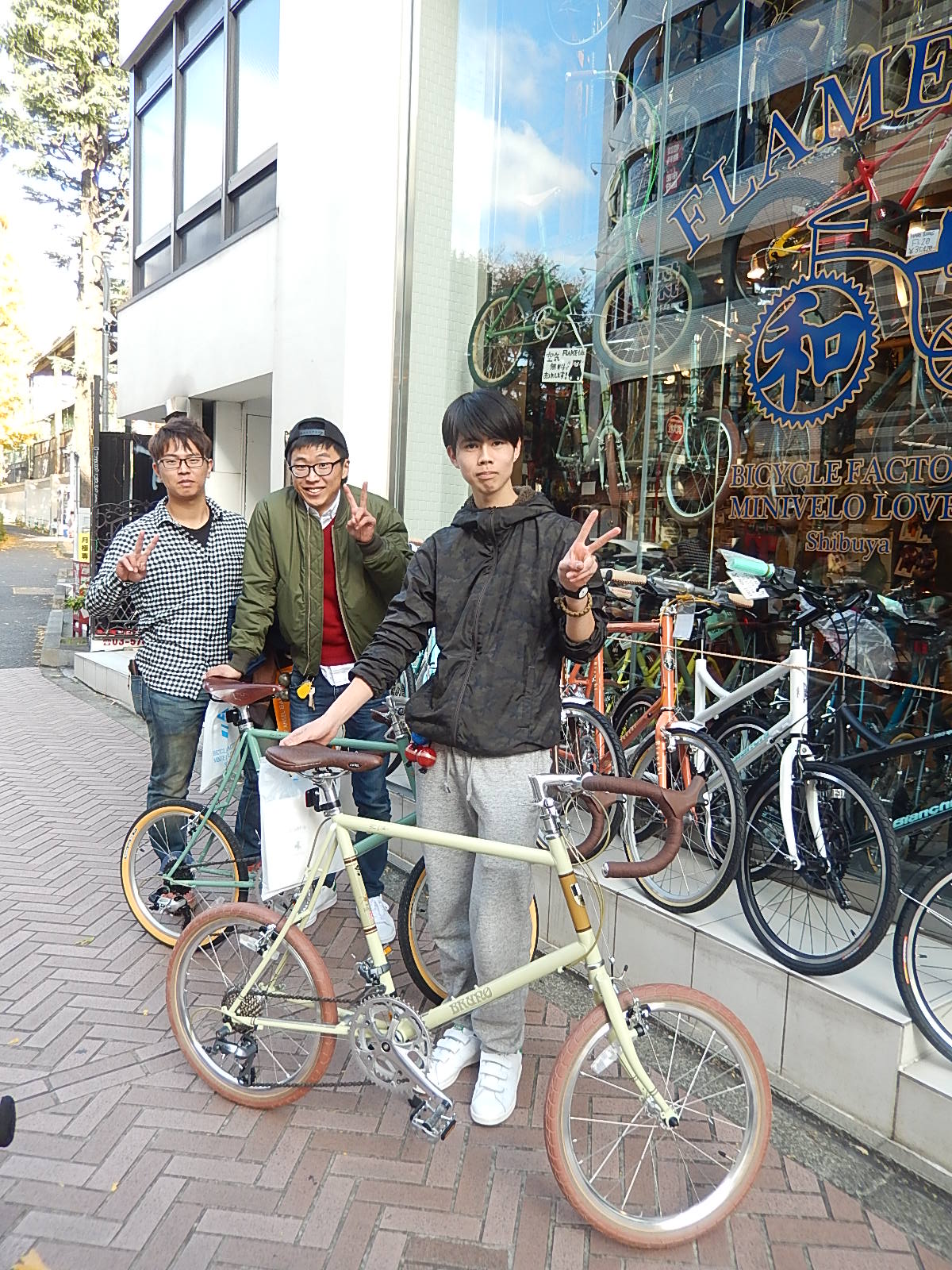 12月12日 渋谷 原宿 の自転車屋 FLAME bike前です_e0188759_17304056.jpg