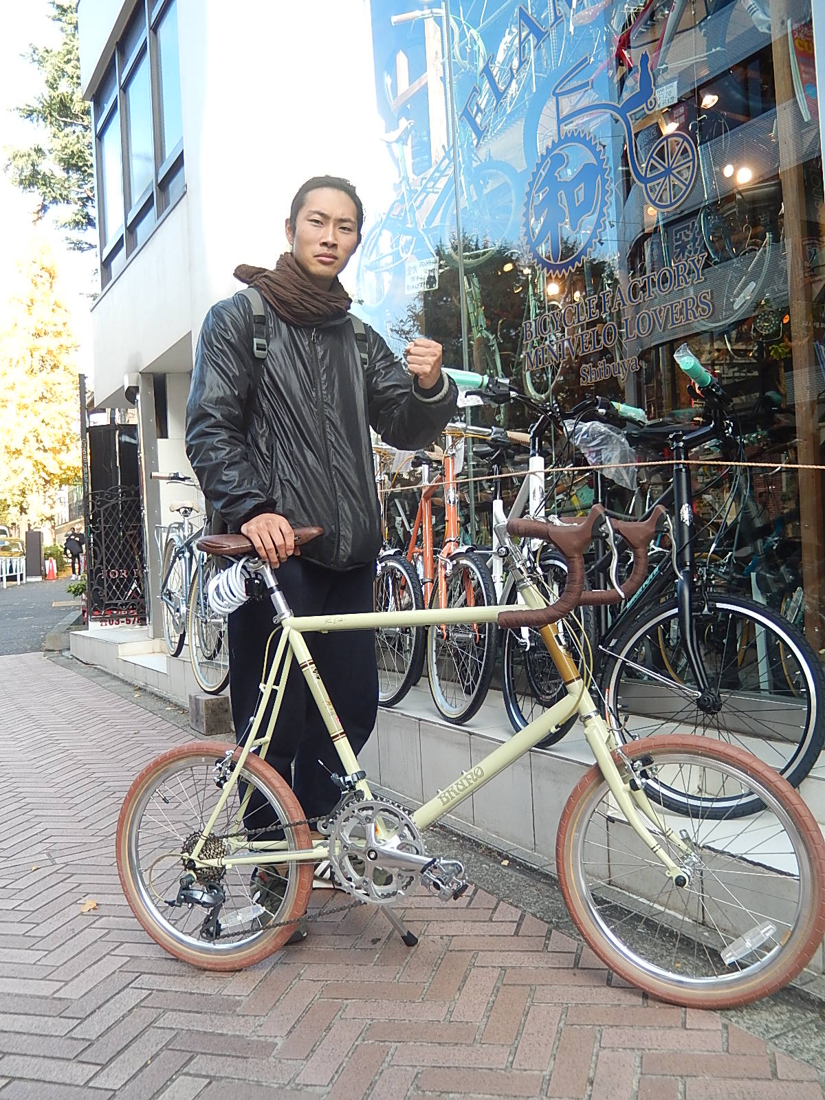 12月12日　渋谷　原宿　の自転車屋　FLAME bike前です_e0188759_1744797.jpg