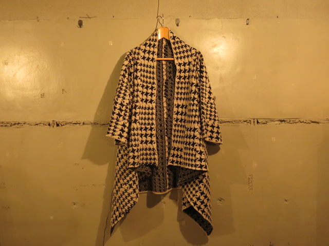 \"SOURCE-TAP × TheThreeRobbers PONCHO COAT\"ってこんなこと。_c0140560_11501539.jpg
