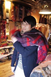 ⑥「さぁ、巻いてみよう!」玉木新雌ショール展4_f0226293_8562593.jpg