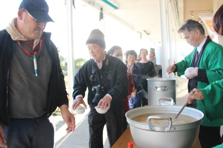 2015・12月11日　　道の駅・保田小学校オープン・ぼたん汁_c0342697_14555354.jpg