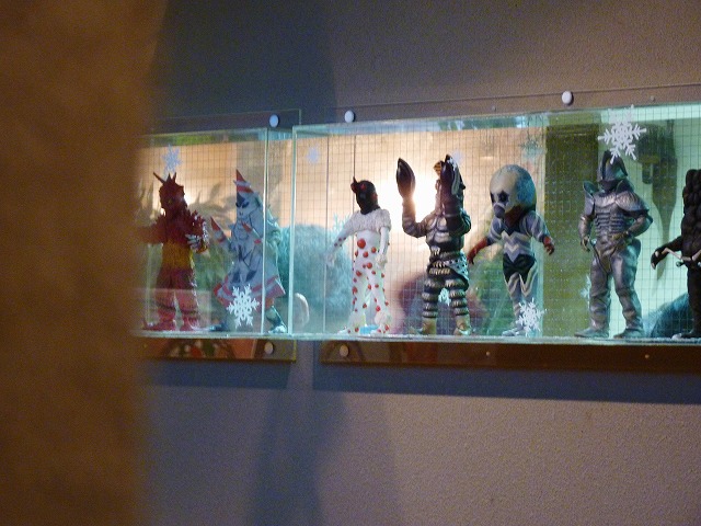 帰ってきた怪獣酒場 雪女怪獣スノーゴン♪_b0166128_1746751.jpg