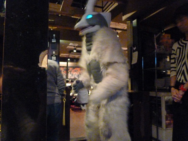 帰ってきた怪獣酒場 雪女怪獣スノーゴン♪_b0166128_18295145.jpg