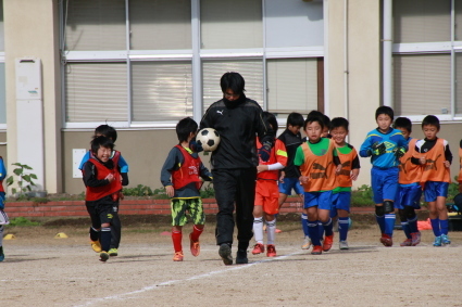 12 13 緑丘サッカー少年団練習試合 日出サッカースポーツ少年団