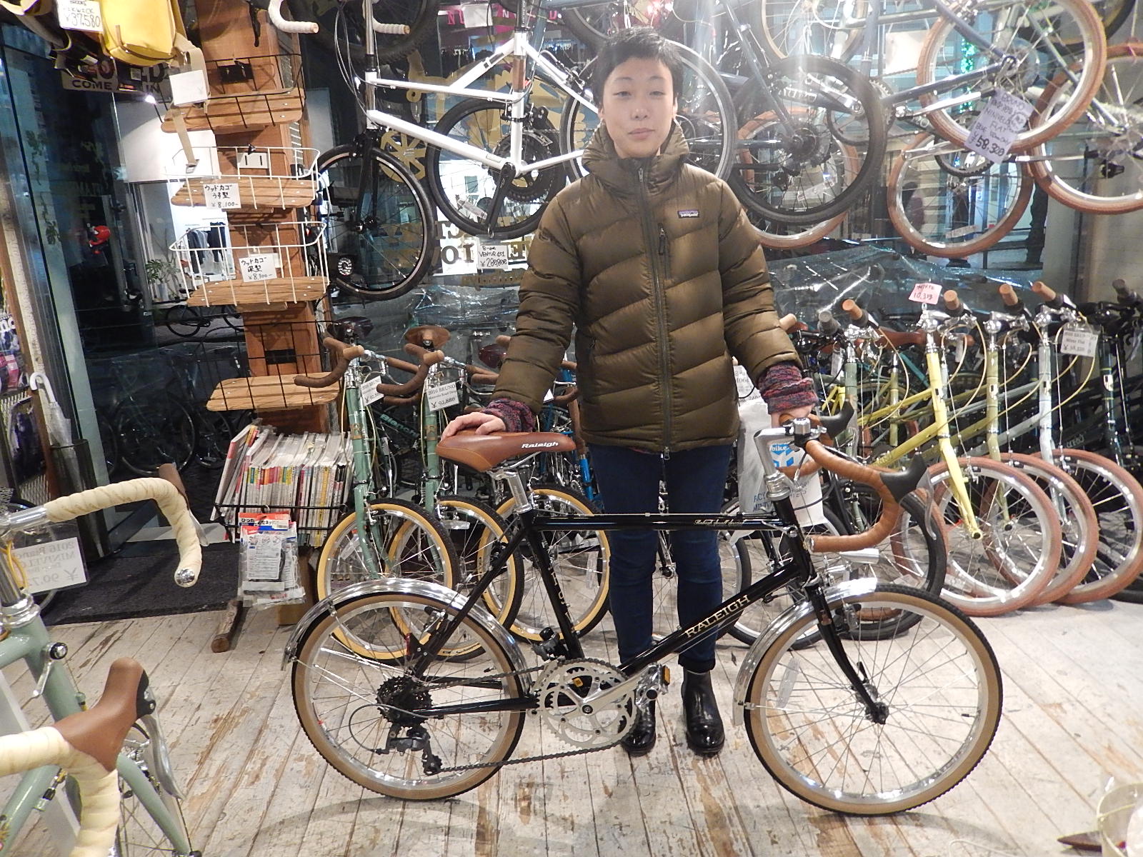 12月14日 渋谷 原宿 の自転車屋 FLAME bike前です_e0188759_17244100.jpg