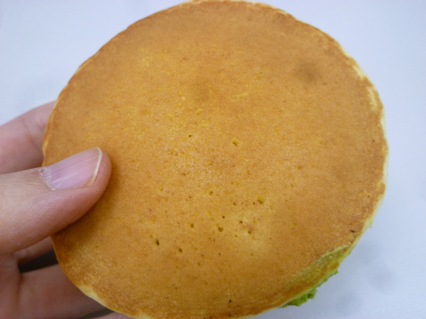 【和菓子処 菊月】金沢文庫の生ドラ焼 抹茶クリーム_c0152767_2140364.jpg