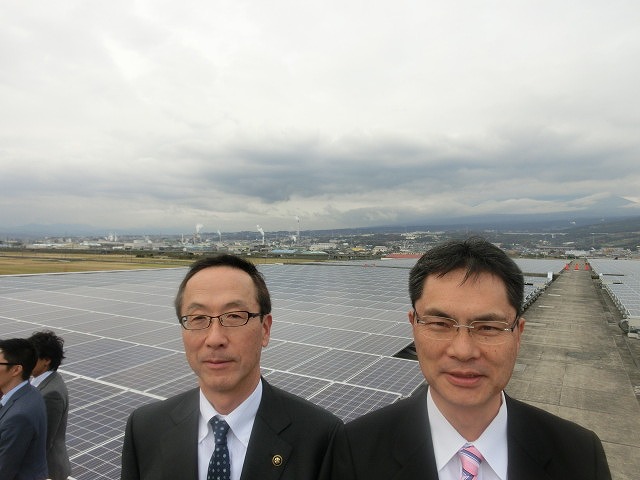 富士市の新たな「収入」と「安心」 屋根貸し方式による「東部浄化センター太陽光発電所」の開所式_f0141310_752924.jpg