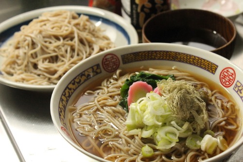 蕎麦と豚肉定食。_d0164343_17163030.jpg