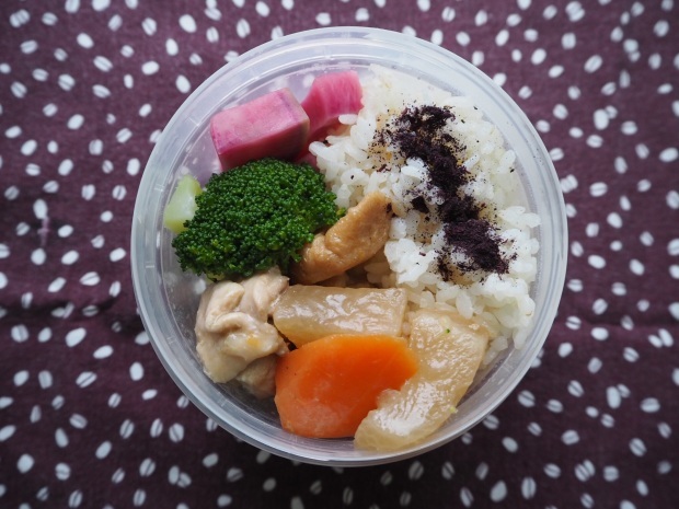 12/15(火) 煮物弁当_f0235947_07471829.jpg