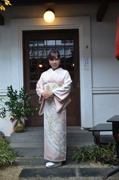 華やかな訪問着を纏い、ご友人の結婚式へ_d0230676_16322386.jpg