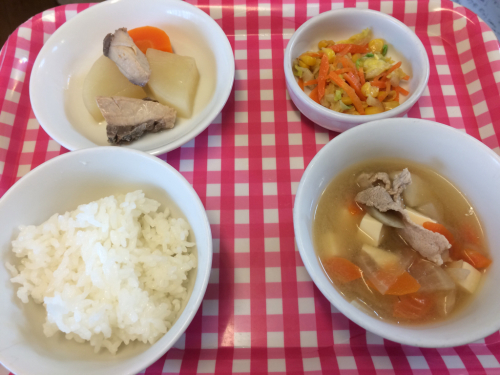12月15日の給食。白菜とコーンツナ和えのレシピ。_c0293682_12455023.jpg
