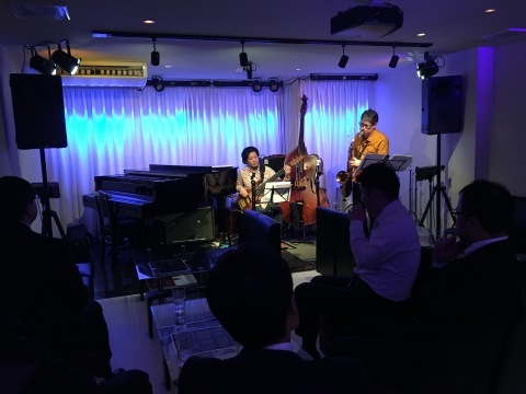 Jazzlive comin 広島  本日のライブ！_b0115606_12142423.jpeg