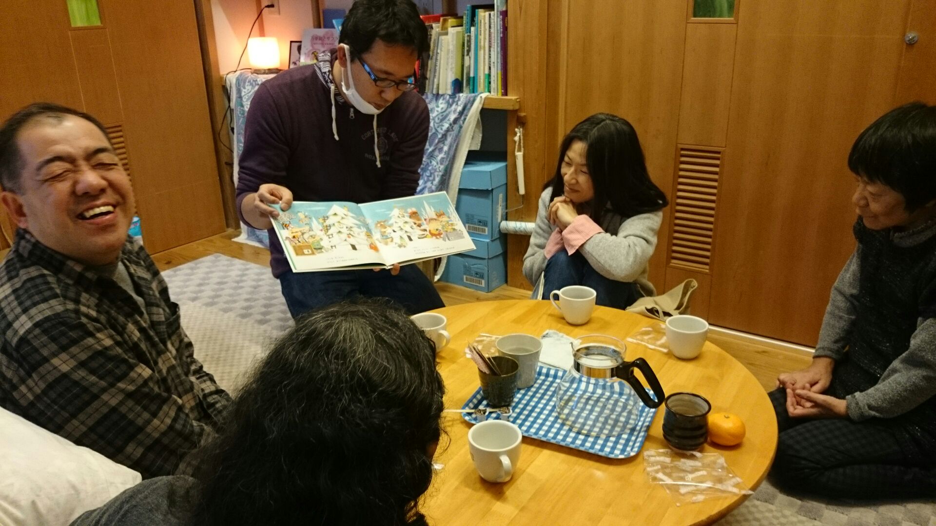 2015年最後の絵本の会_d0180229_1815121.jpg